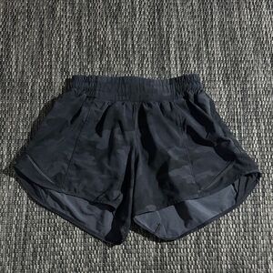 Lululemon Hotty Hot Short II *Long 4"